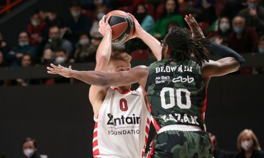 Μακάμπι Τελ Αβίβ: Κλείνει και Λορένζο Μπράουν