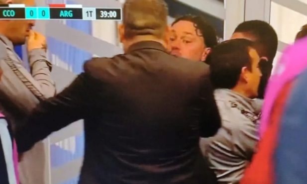 Σκηνές ροκ στην Αργεντινή: Ο Μιλίτο έριξε μπουνιά στον αντίπαλο προπονητή και συνελήφθη (video)