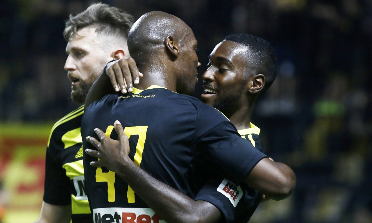 Άρης-Ολυμπιακός 2-1: Μαγεία Καμάτσο λύγισε τους Πειραιώτες! (photos)