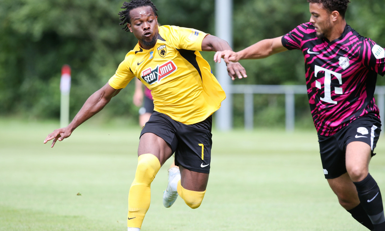 ΑΕΚ-Ουτρέχτη: Δοκάρι ο Λιβάι Γκαρσία - Σταμάτησε τον Μάνταλο ο Μπάρκας