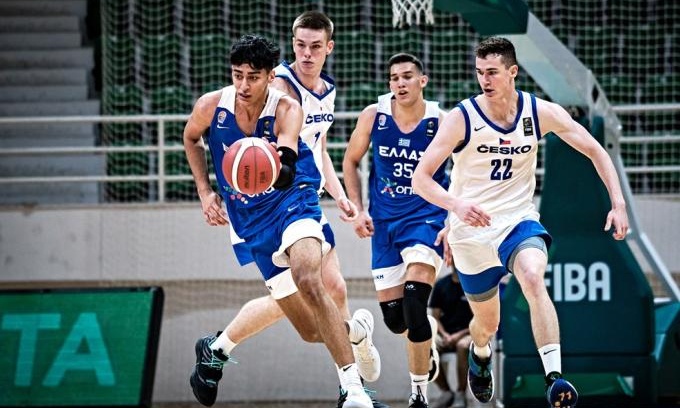 Εθνική Εφήβων: Αλλαγή ώρας με τα Σκόπια - Επέστρεψε Ελλάδα ο Σαμοντούροβ