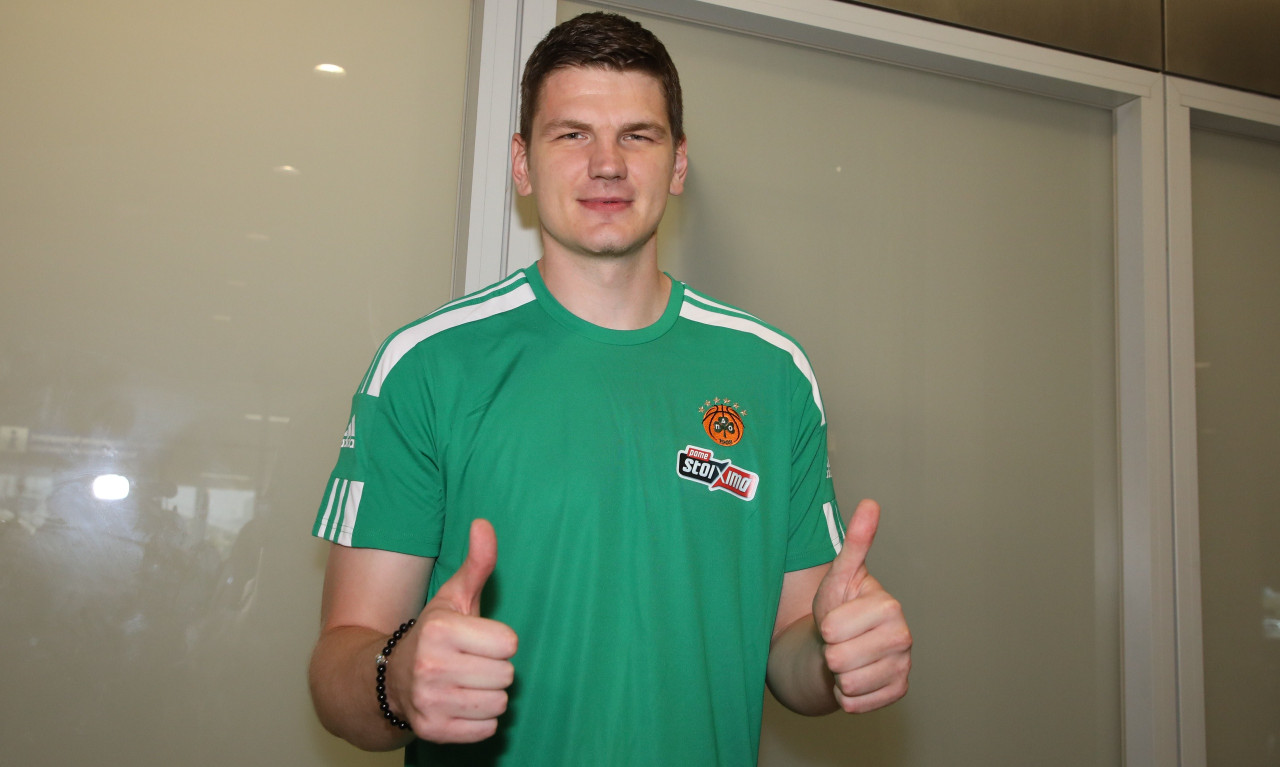 Παναθηναϊκός ΟΠΑΠ: Στην Αθήνα ο Γκουντάιτις με πράσινα παπούτσια (photos)