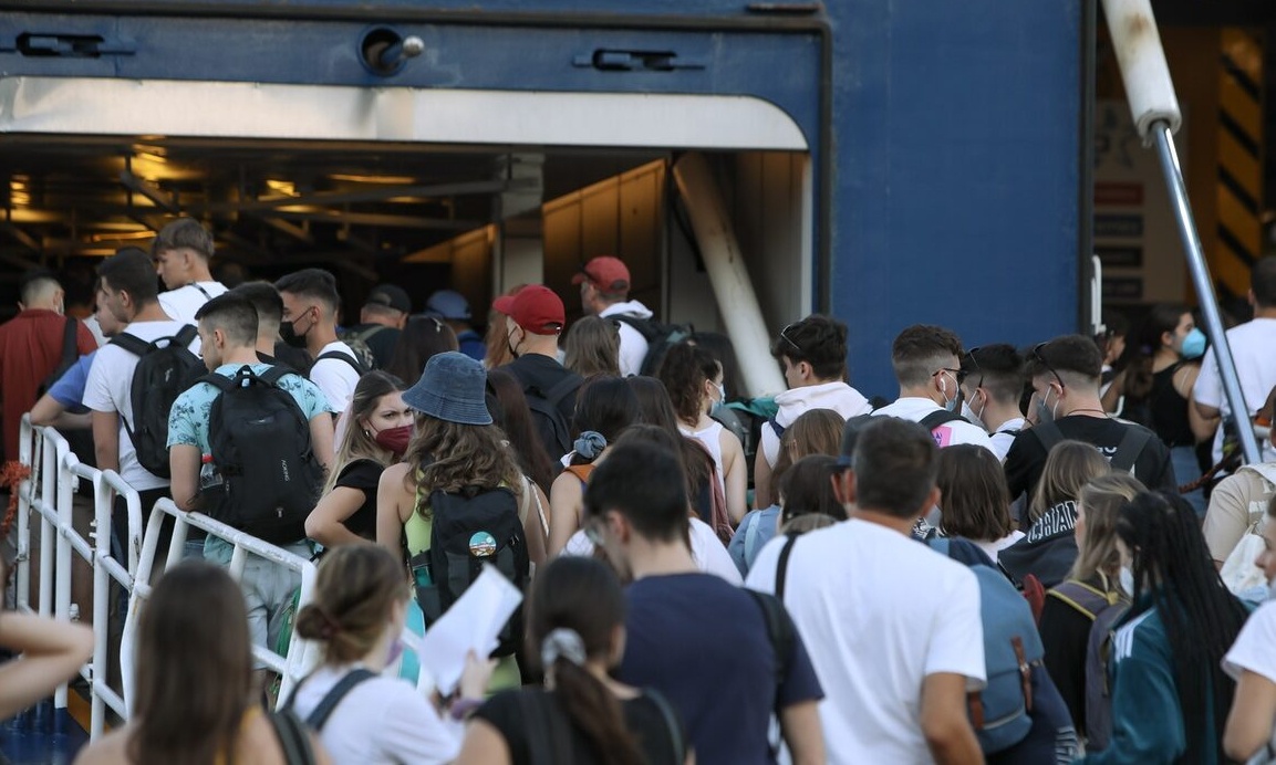ΕΟΔΥ: 73.710 κρούσματα, 118 διασωληνομένοι και 258 θάνατοι από 8 έως 14 Αυγούστου
