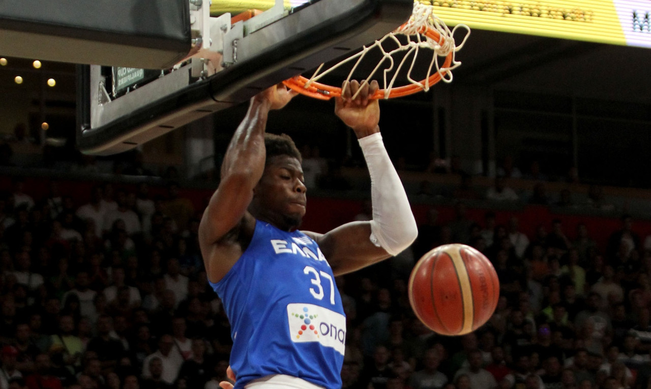 Σερβία-Ελλάδα: Η επίσημη ενημέρωση για τον τραυματισμό του Κώστα Αντετοκούνμπο