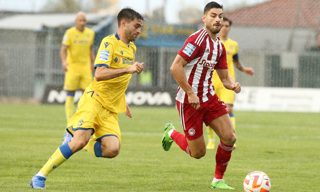 Αστέρας Τρίπολης-Ολυμπιακός: Παράπονα για δύο πέναλτι έκανε ο Μασούρας