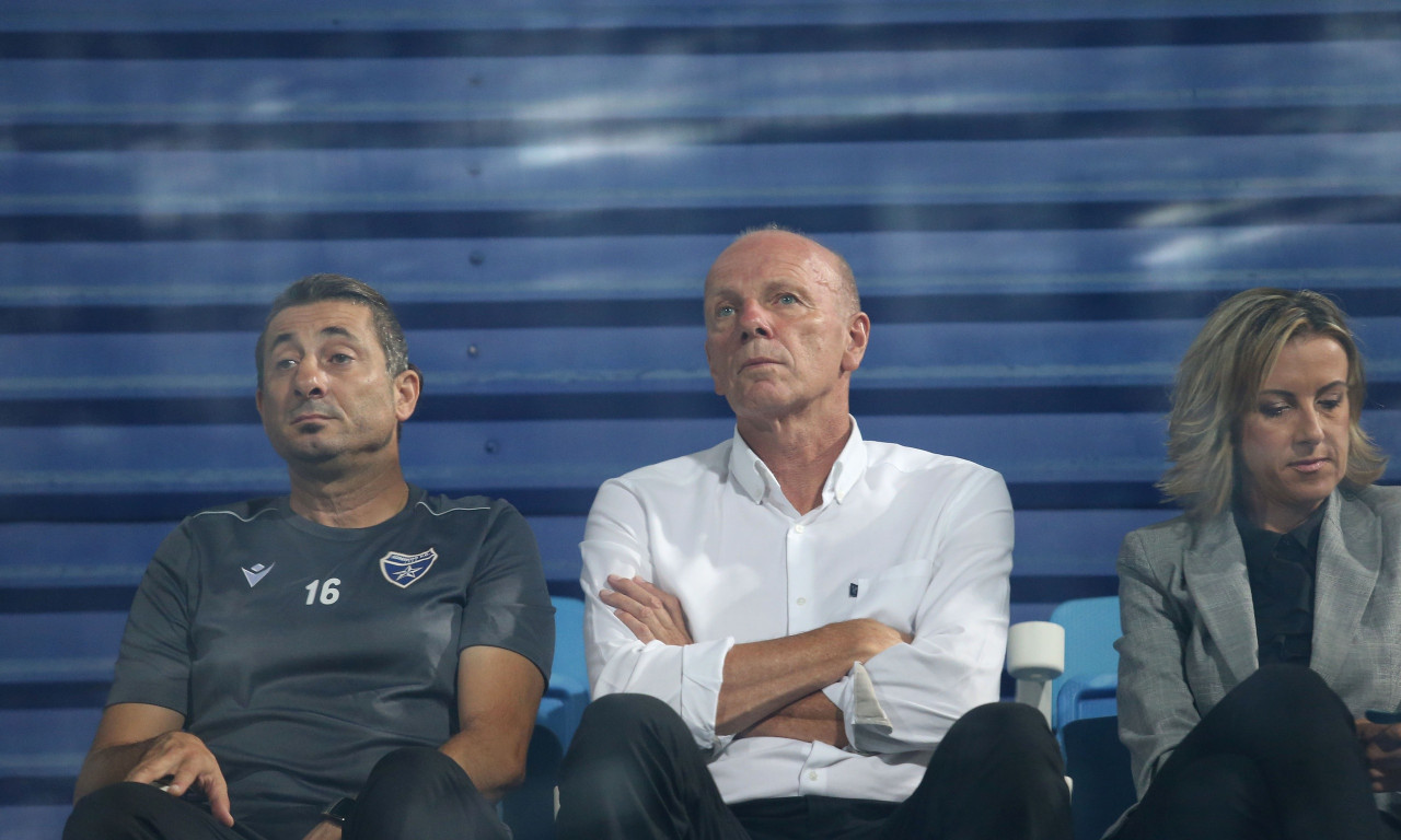 ΕΠΣ Πειραιά: «Άβουλο ον ο Μπένετ, παίρνει εντολές»