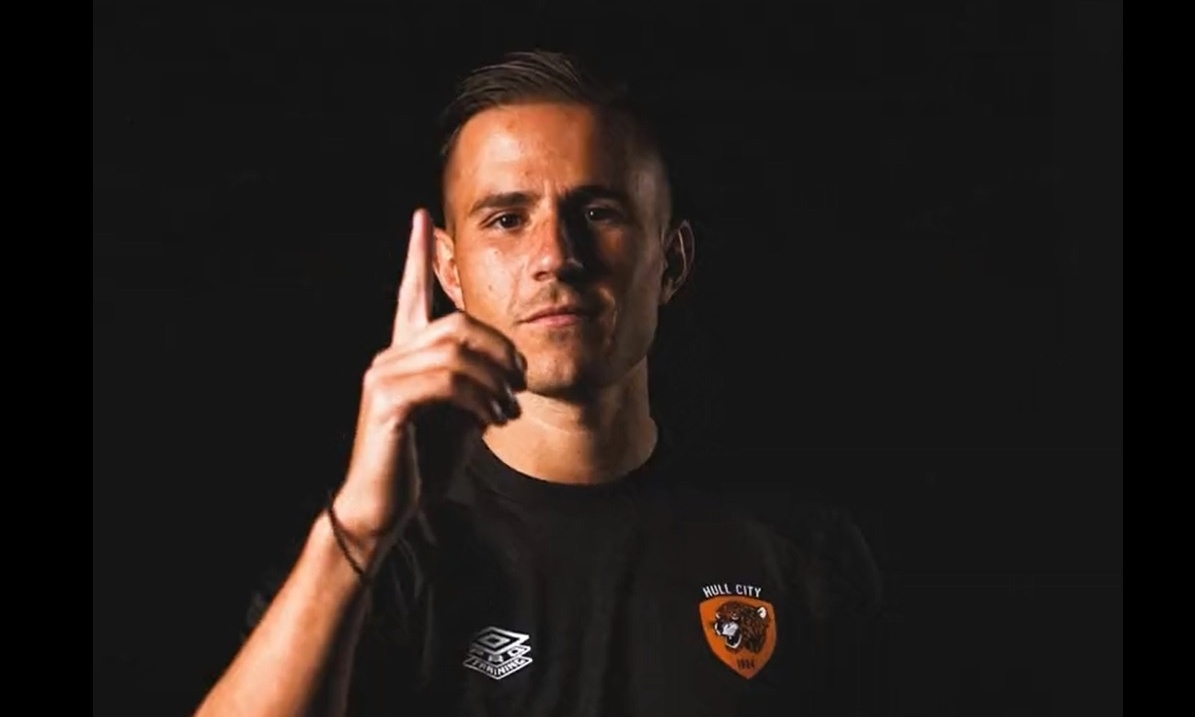 Επίσημα στη Χαλ ο Πέλκας (video)