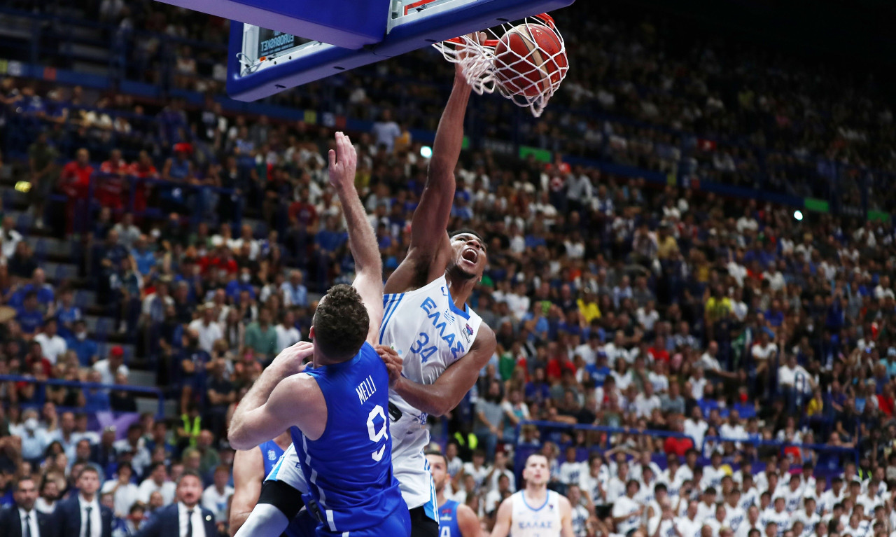Eurobasket 2022: Απίστευτο κάρφωμα ο Αντετοκούνμπο, καθοριστικός Ντόρσεϊ