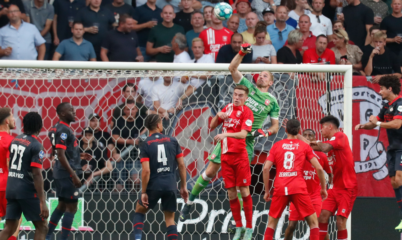 Eredivisie: Η Τβέντε με Τζόλη έβαλε φρένο στην Αϊντχόφεν - Φοβερή ανατροπή η Φέγενορντ