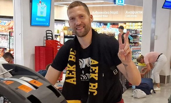 ΑΕΚ: Στην Αθήνα ο Στρέλνιεκς