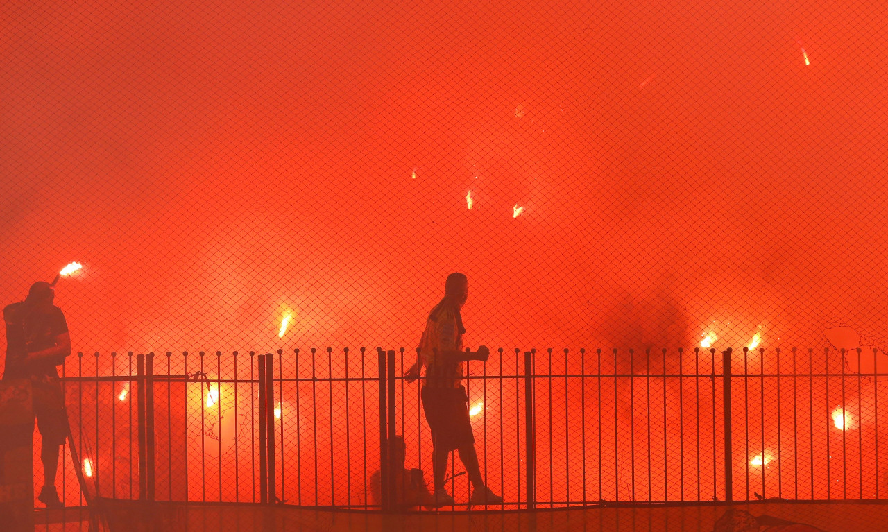 Άρης-ΠΑΟΚ: Πήρε φωτιά το «Κλ. Βικελίδης»! - Δεκάλεπτη καθυστέρηση στην έναρξη (photos)