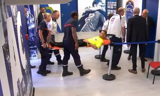 Διαιτητής έχασε τις αισθήσεις του πριν τη σέντρα στο Τρουά-Ρεν