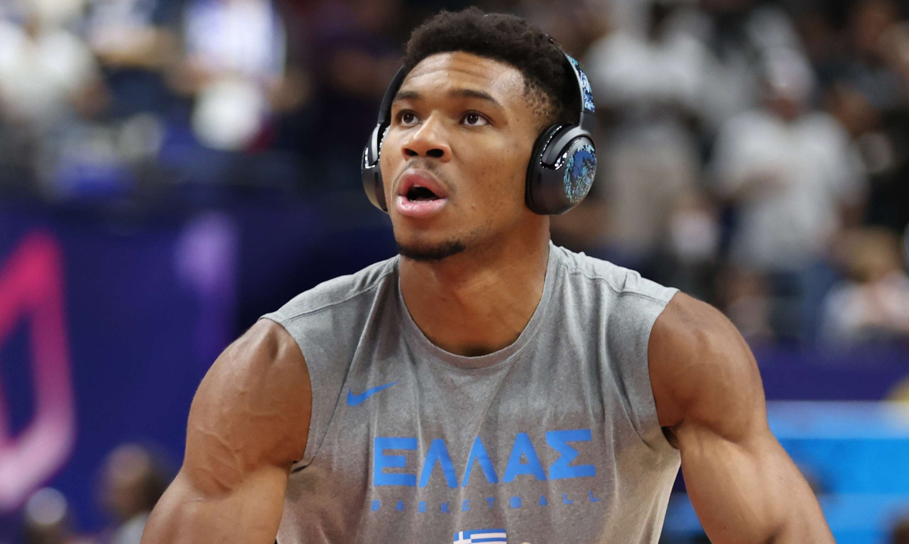 Eurobasket 2022: Ο Ποτζέκο στην αγκαλιά του Αντετοκούνμπο!