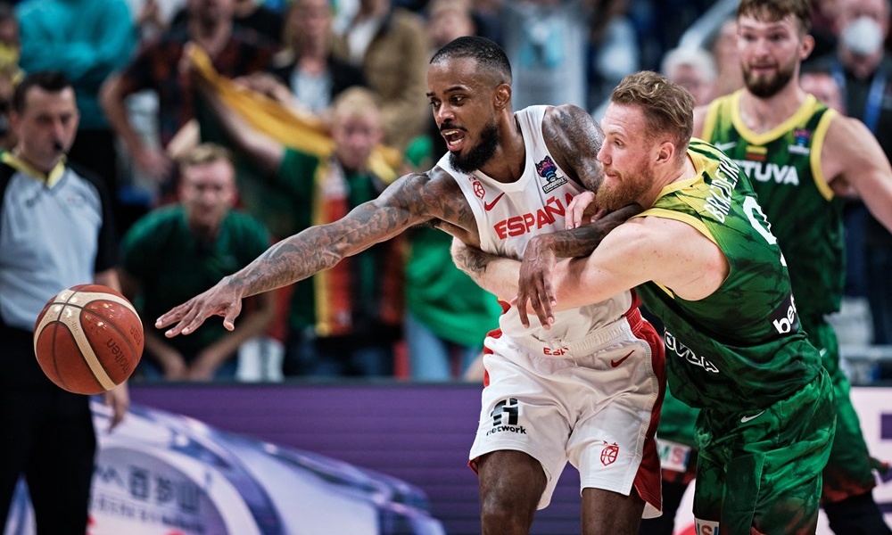 Eurobasket 2022: Απάντησε στους επικριτές ο Μπράουν - «Βρήκα μια οικογένεια στην Ισπανία»