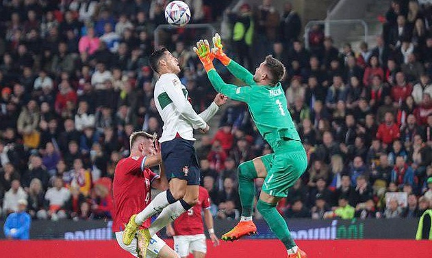 Ολυμπιακός: Συγγνώμη από τον Ρονάλντο ζήτησε ο Βατσλίκ – «Δεν μου κράτησε κακία (video)