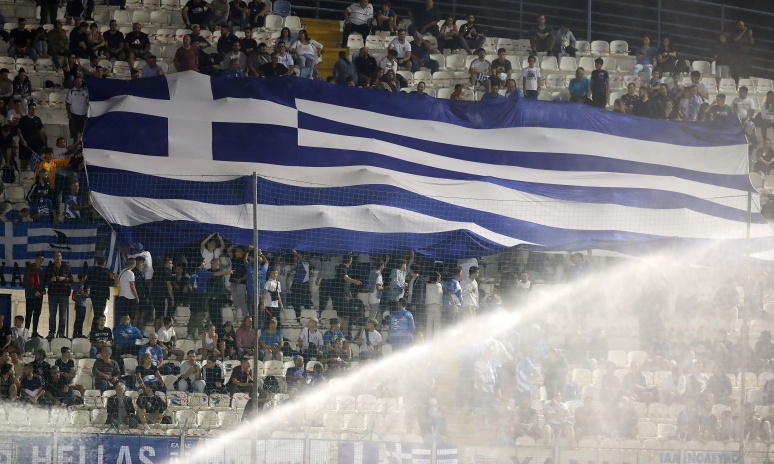 Ελλάδα-Βόρεια Ιρλανδία: Η ανάκρουση του Εθνικού μας Ύμνου - Περίπου 5.000 κόσμος στη Ριζούπολη