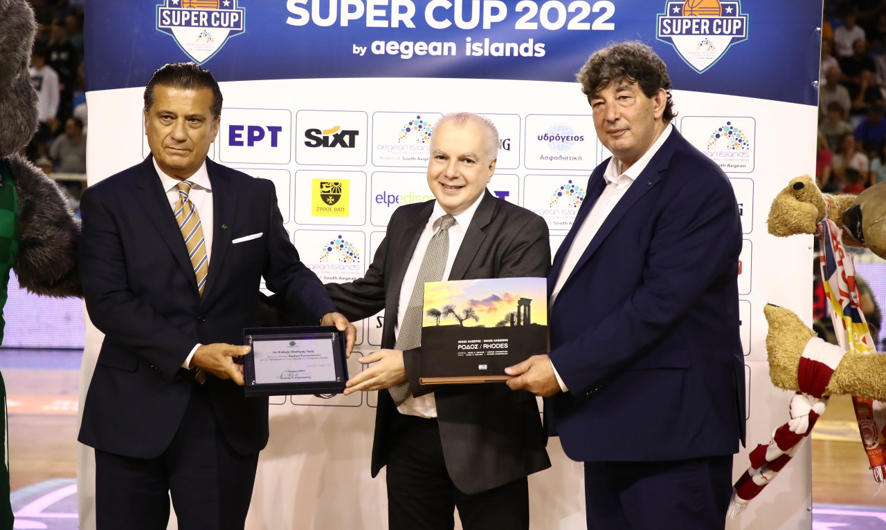 Παναθηναϊκός-Ολυμπιακός: Βράβευσε την οικογένεια Γιαννακόπουλου ο ΕΣΑΚΕ (video)