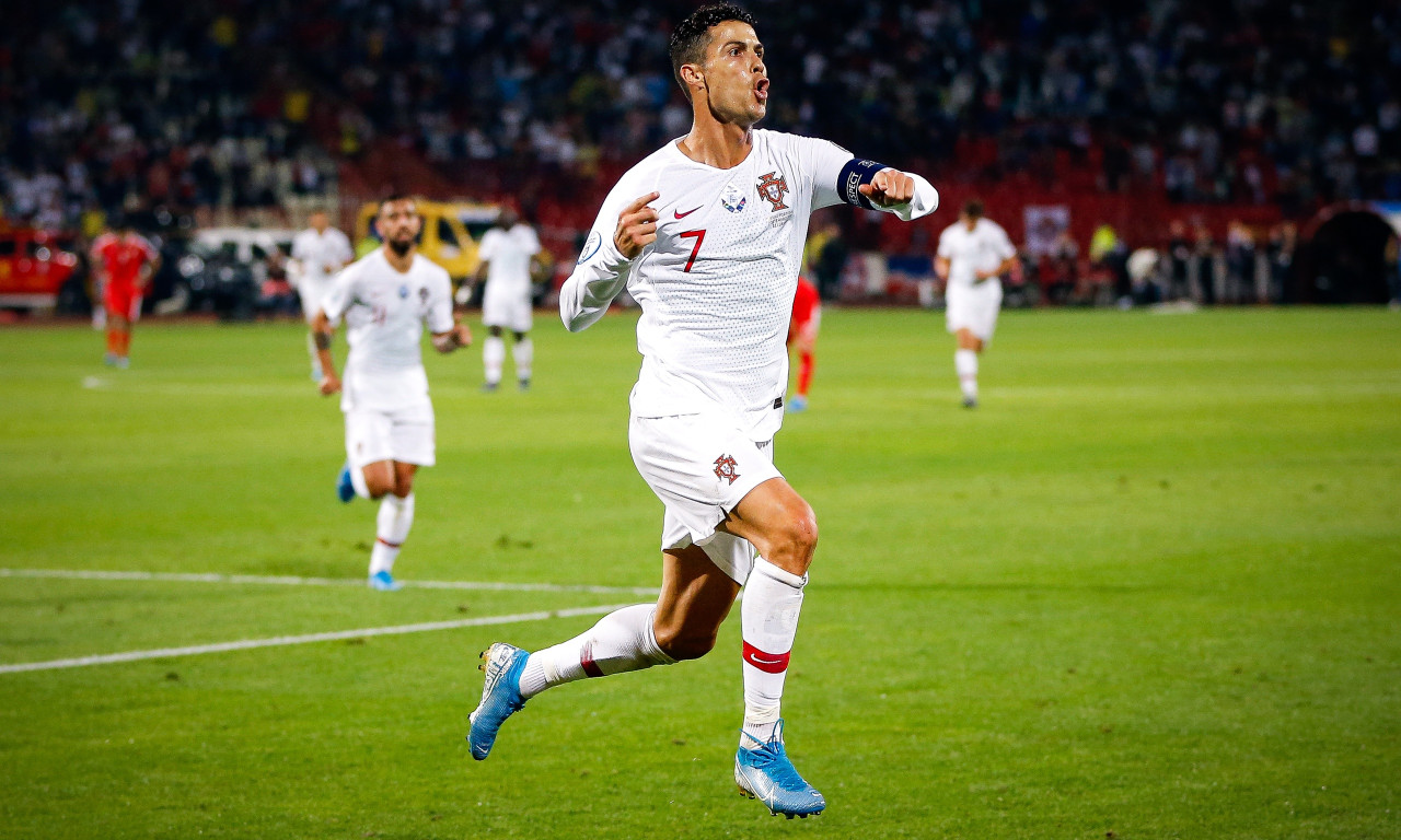 Χαμός στην Αγγλία - Η Μάντσεστερ Γιουνάιτεντ στέλνει στην πόρτα της εξόδου τον Κριστιάνο Ρονάλντο!