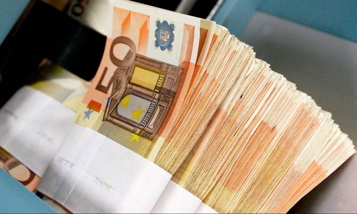 Πρόσθετα φορολογικά έσοδα 1,5 δισ. ευρώ προβλέπει για το 2023 το προσχέδιο Προϋπολογισμού