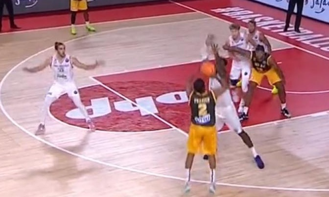 ΑΕΚ: Η… έκρηξη Φρέιζερ με Καρσίγιακα! (video)