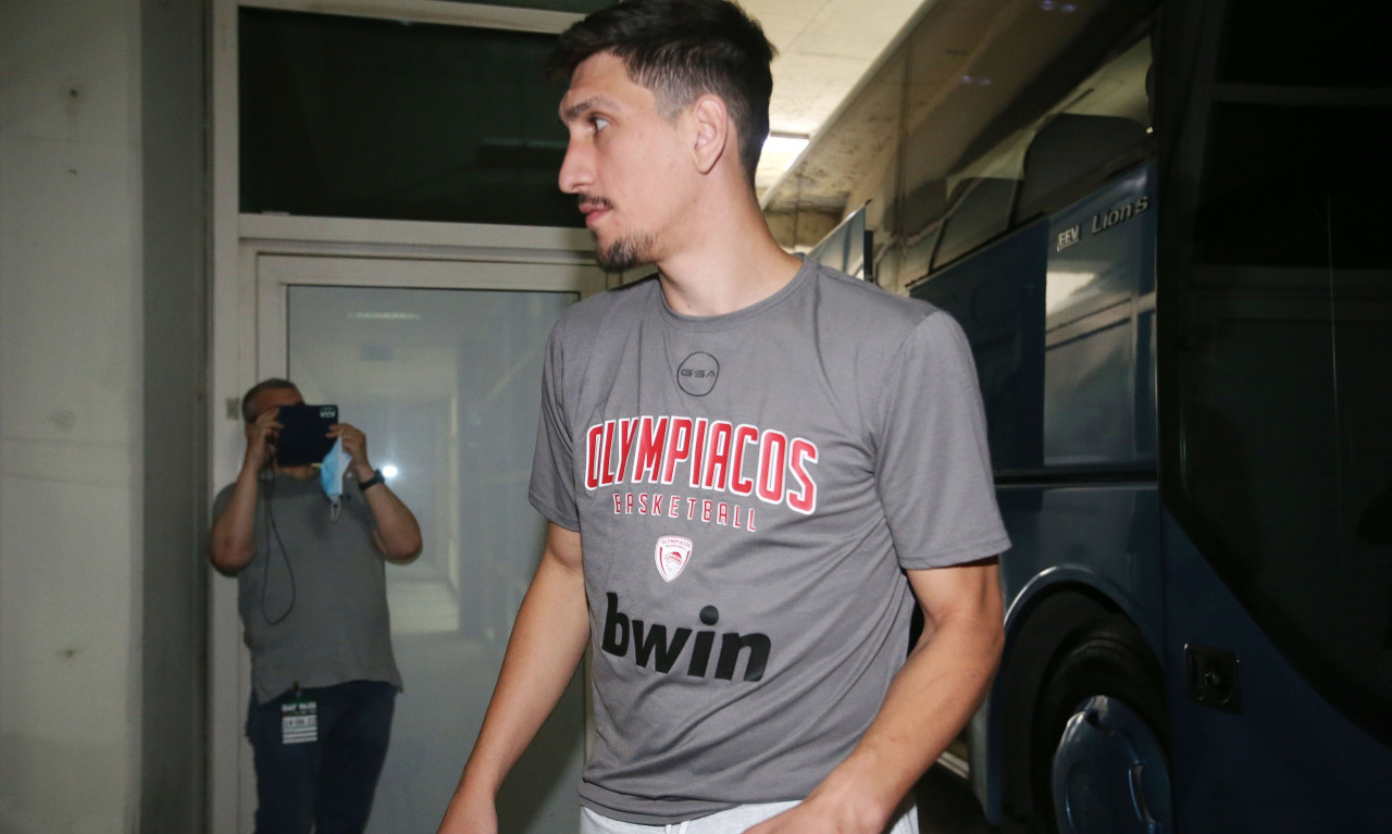 Ολυμπιακός-Λαρεντζάκης: «Είμαι τυχερός που μπήκαν τα σουτ»