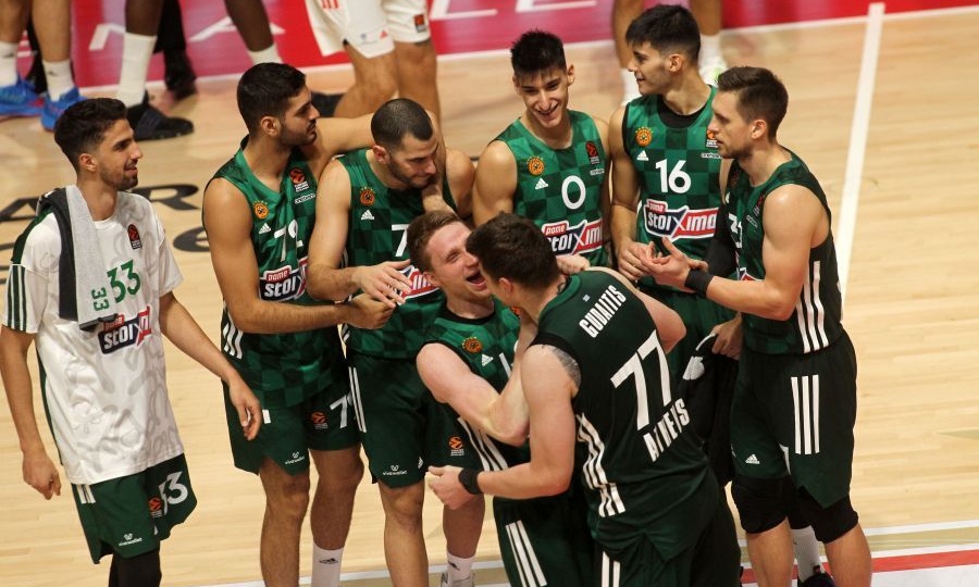 Ερυθρός Αστέρας-Παναθηναϊκός: Οι πανηγυρισμοί στη Χάλα Πιονίρ και ο ηγέτης Γκριγκόνις (video+photos)