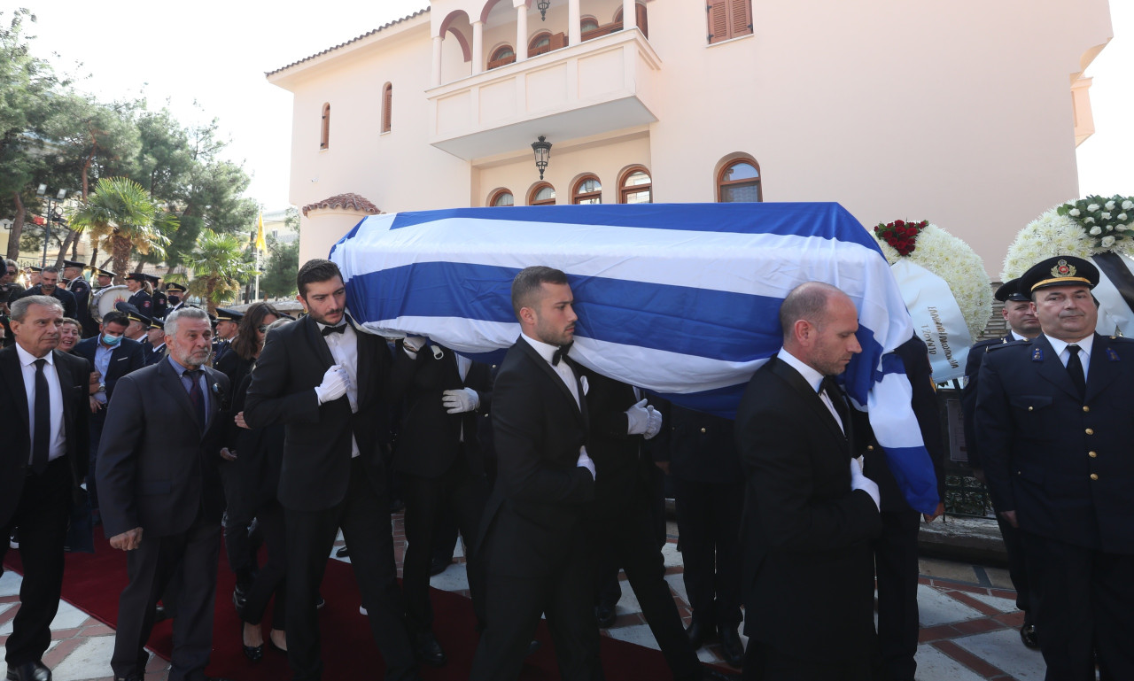 Αλέξανδρος Νικολαΐδης: Ρίγη συγκίνησης στο «ύστατο χαίρε» (photos)