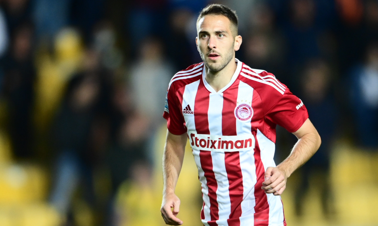 Ολυμπιακός: Επανεμφάνιση Φορτούνη στο Αγρίνιο – Το φιλί της μητέρας του (video)