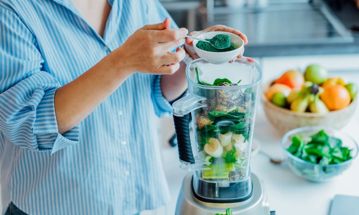 Vegan ωμοφαγία: Ποιους κινδύνους κρύβει η νέα διατροφική τάση