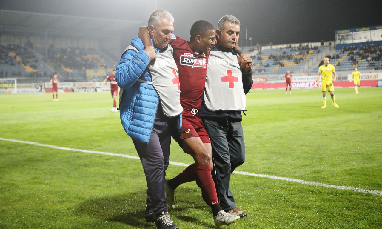 Αστέρας Τρίπολης-ΑΕΚ: Αγωνία για Ελίασον, με νάρθηκα στο νοσοκομείο