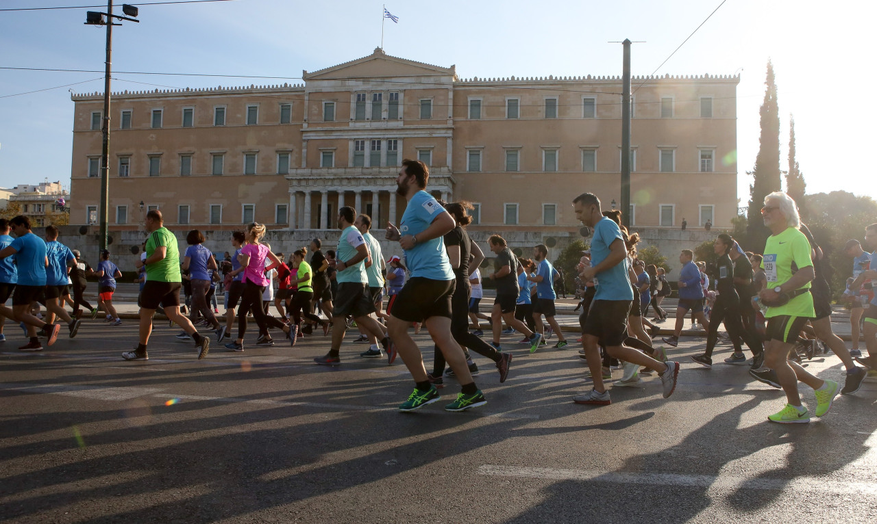 Κυκλοφοριακές ρυθμίσεις για τον 39ο ΑΜΑ: «Αφήστε το τιμόνι και χειροκροτήστε τους δρομείς»