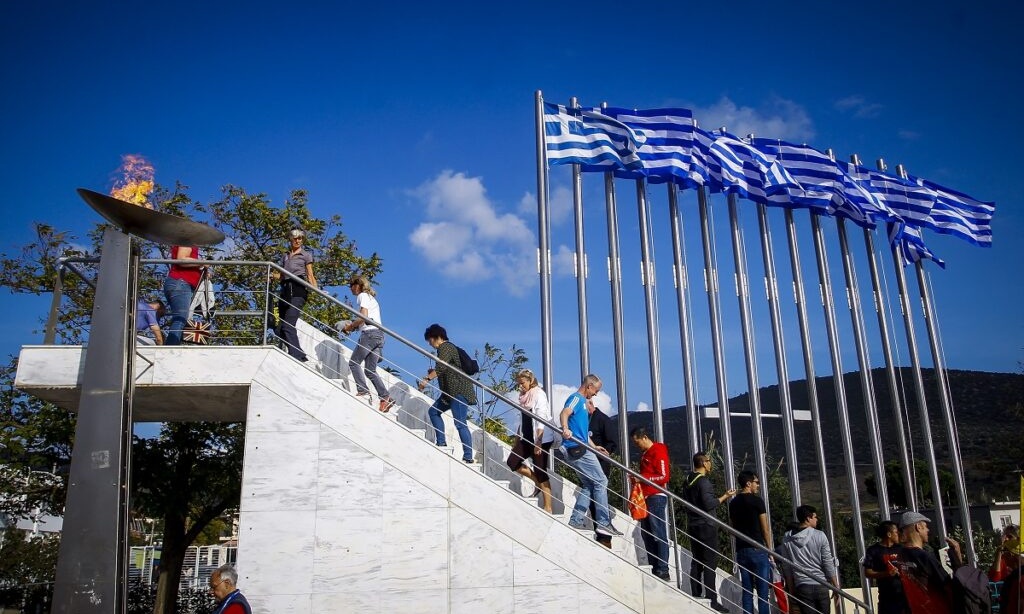 39ος ΑΜΑ: 16 ζευγάρια αθλητών μεταφέρουν τα μηνύματα του Μαραθωνίου της Αθήνας