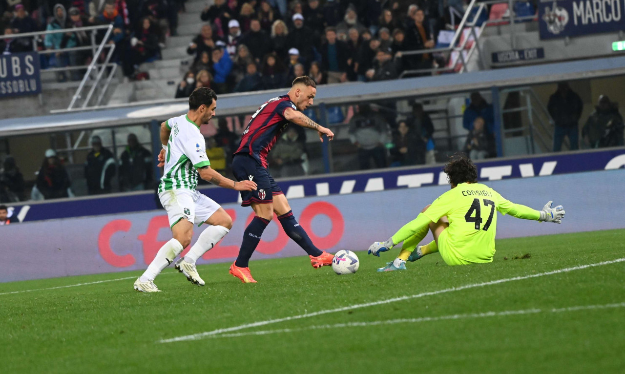 Serie A: Άνετα η Μπολόνια την Σασουόλο (Video)