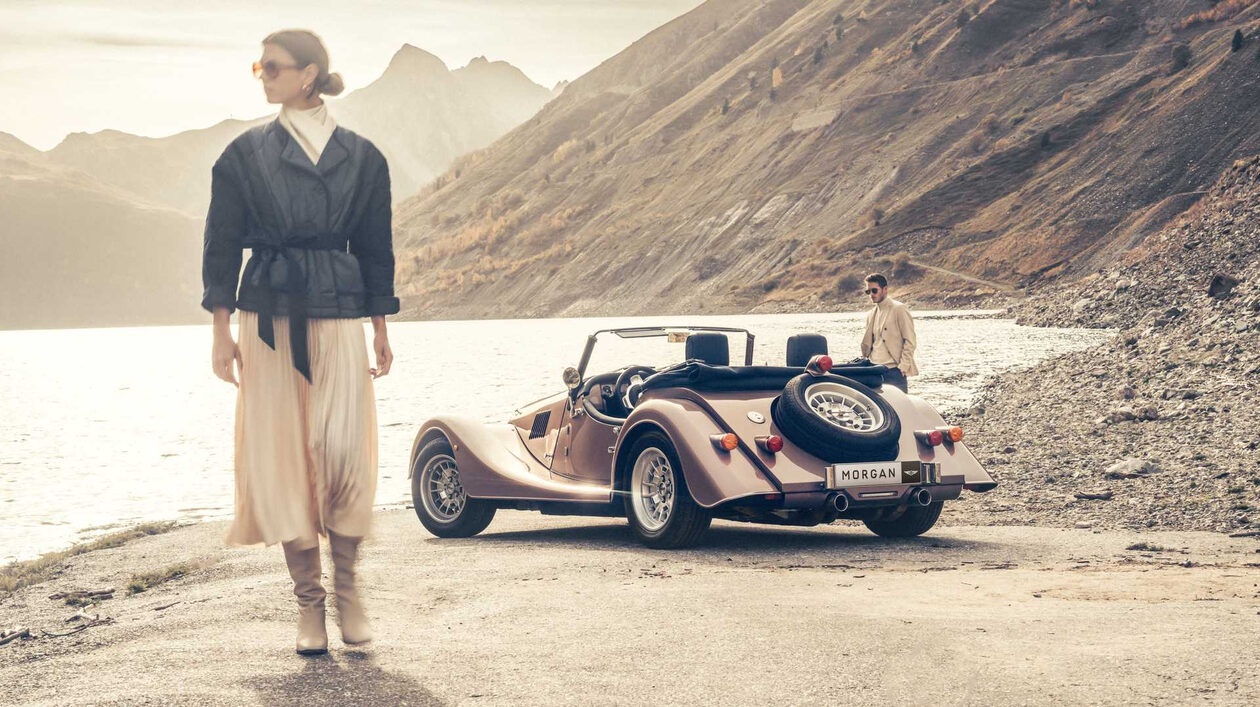 Η Morgan Plus Four συνεχίζει να αγνοεί μόδες και κανόνες