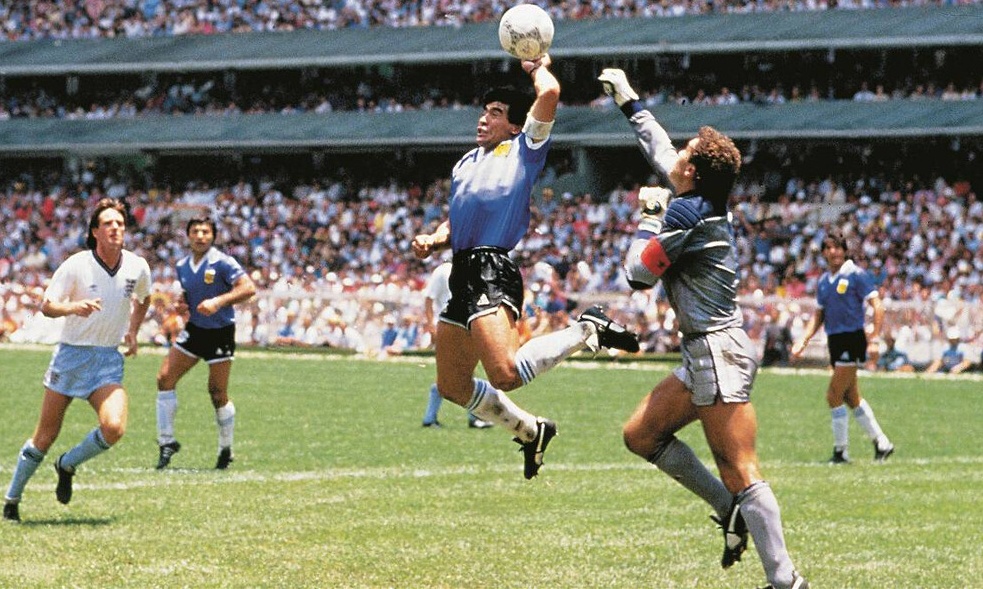 Μουντιάλ 2022: Πουλήθηκε 2,3 εκατ. ευρώ η μπάλα «το χέρι του» θεού