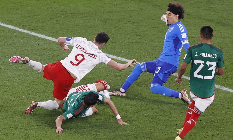 Μεξικό-Πολωνία 0-0: Αλληλοεξοντώθηκαν και έδωσαν «ανάσα» στην Αργεντινή (videos)