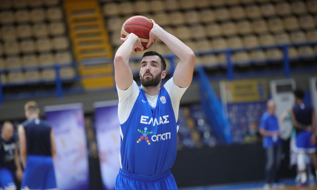 Λαύριο: Ενίσχυση στη ρακέτα με Κουζέλογλου