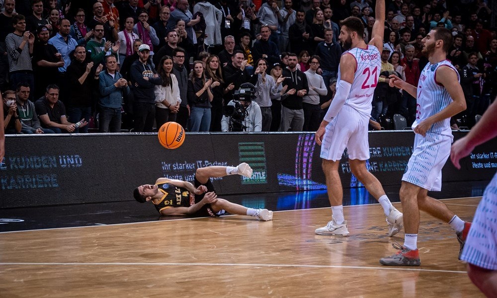 ΑΕΚ: Πρόβλημα με Ξανθόπουλο - Διεκομίσθη στο νοσοκομείο