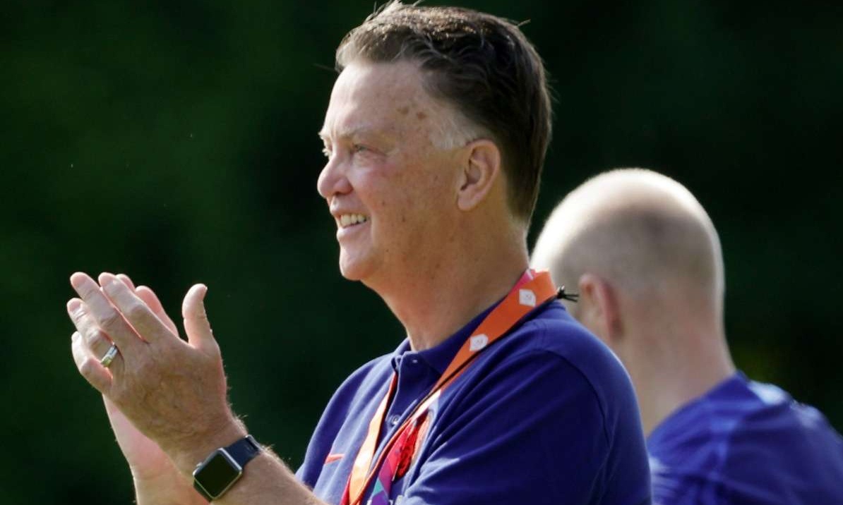 Μουντιάλ 2022: Νεαρός δημοσιογράφος «σκλάβωσε» τον Φαν Χάαλ! (Video)