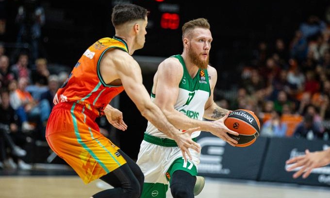Euroleague: Μεγάλη ανατροπή και διπλό στην Βαλένθια η Ζαλγκίρις