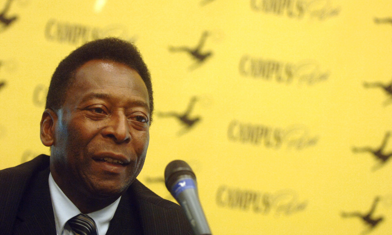 Πελέ: «Σταθερή η κατάσταση, έχει πλήρη έλεγχο των ζωτικών λειτουργιών»