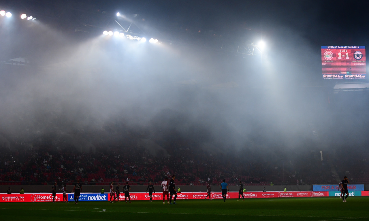 Ολυμπιακός-Ατρόμητος: Έσβησαν τα φώτα στο «Γ. Καραϊσκάκης» - Προσωρινή διακοπή στην αναμέτρηση