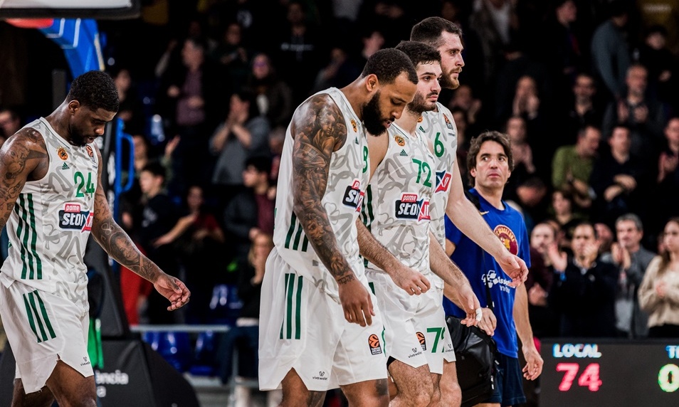 Επιστρέφει απογοητευμένος, αλλά όχι με άδειο το σακούλι…