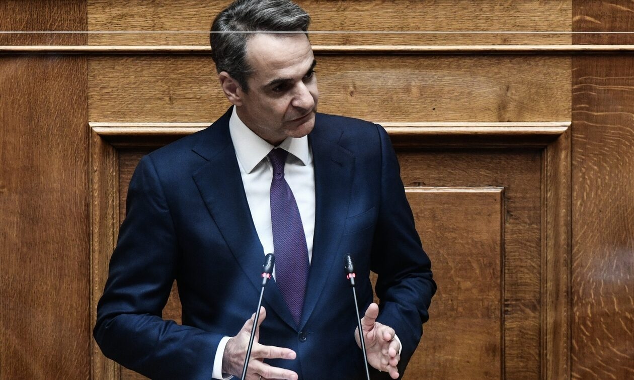 Βουλή: Μητσοτάκης με food pass και Τσίπρας με κατώτατο μισθό 880