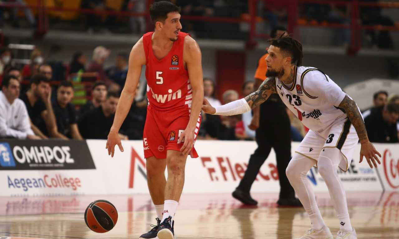 Ολυμπιακός: Προπονήθηκε ο Λαρεντζάκης, παραμένει εκτός ο Φαλ