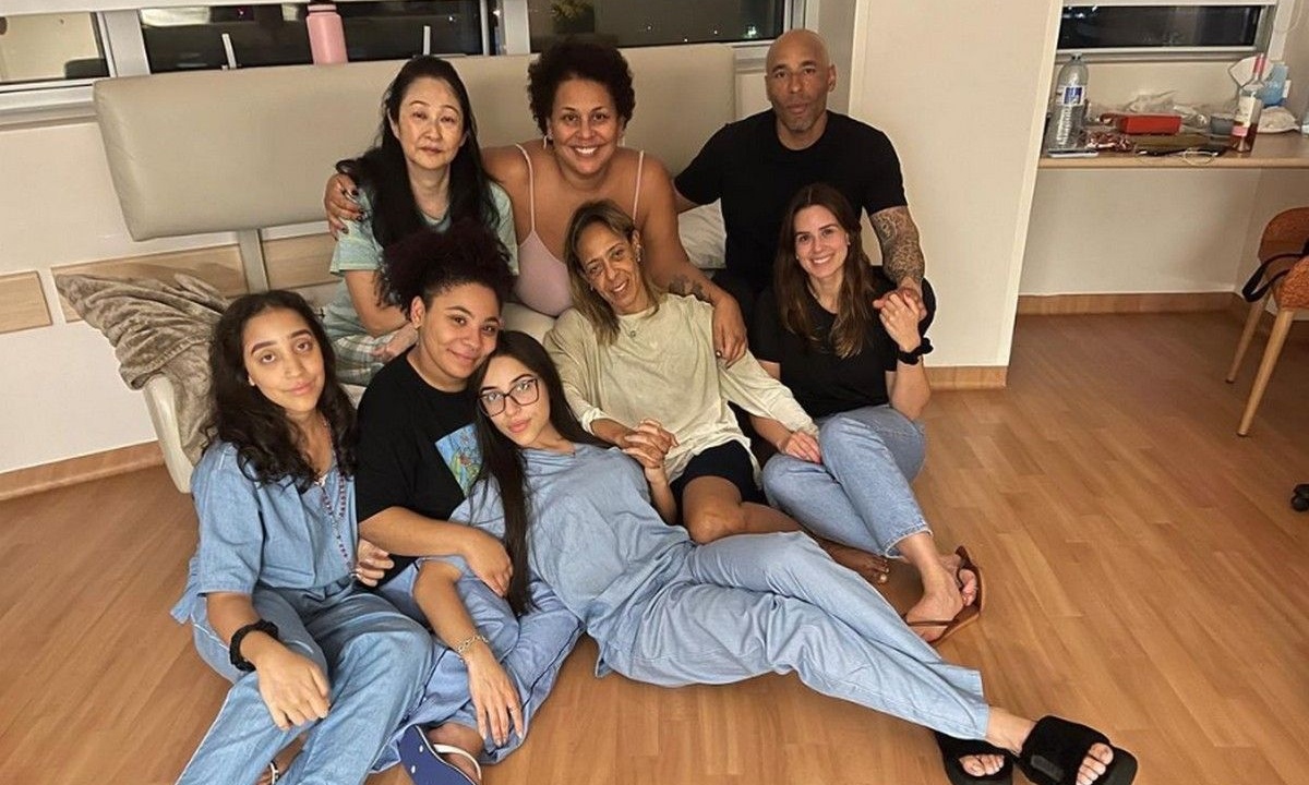 Πελέ: Νέο μήνυμα της κόρης του από το νοσοκομείο, μαζί με την υπόλοιπη οικογένεια του «Βασιλιά»