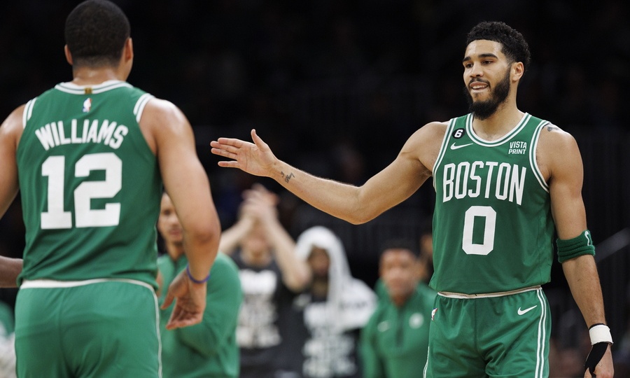 NBA: «Όργια» από Τέιτουμ και νέο φετινό ρεκόρ στη νίκη των Σέλτικς επί των Χόρνετς