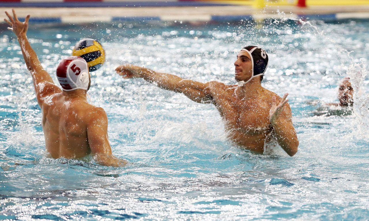 Πόλο: Πρόωρος τελικός στους άνδρες, Βουλιαγμένη-Εθνικός στις γυναίκες