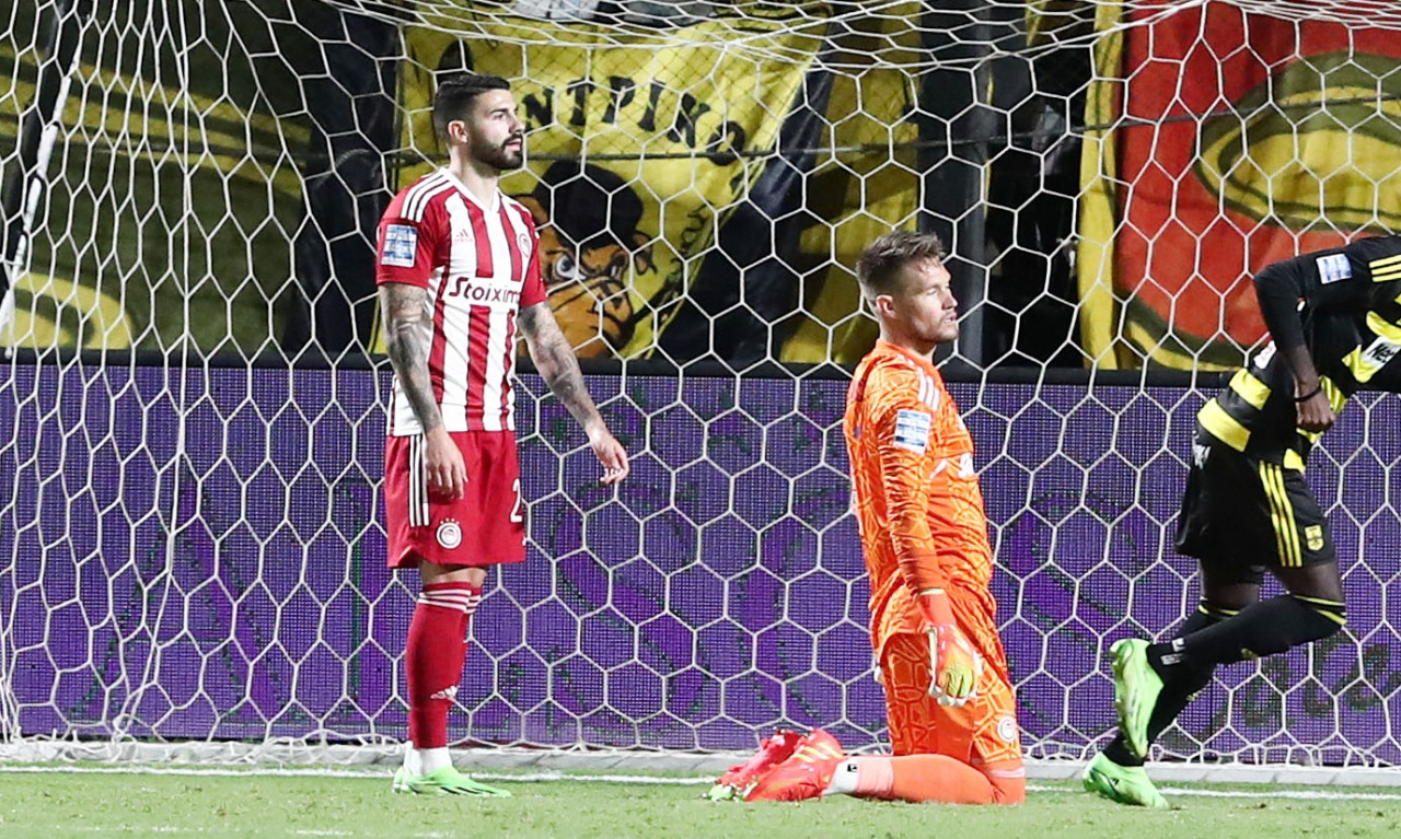 Ολυμπιακός: Επίσημα στην Χάντερσφιλντ ο Βατσλίκ - Ανακοίνωσε Άβιλα η Λουντογκόρετς (photo+video)