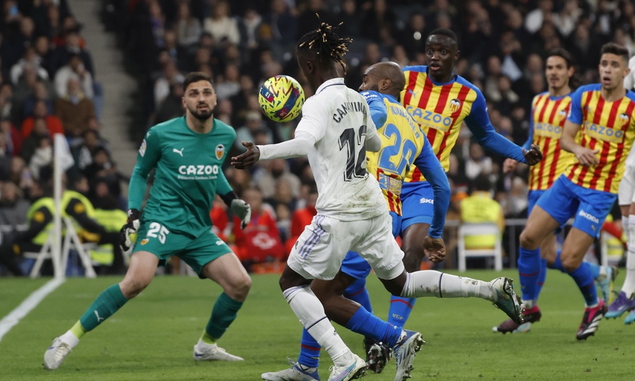 La Liga: Η Ρεάλ νίκησε τη Βαλένθια και μείωσε στους 5 βαθμούς τη διαφορά από τη Μπαρτσελόνα